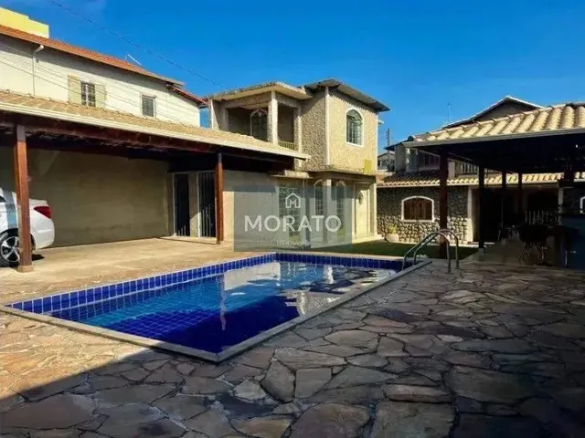 Imagem 2: Casa com Piscina 4 Quartos, 2 Suítes, 4 Vagas. Eldorado- Contagem