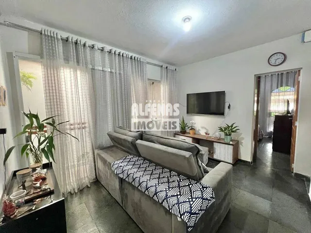 Imagem: Casa Á Venda, 03 Quartos, 02 Vagas, Bairro