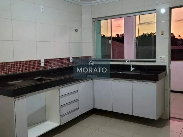 Imagem 10: Casa com 3 Quartos Sendo 1 Suíte com 2 Vagas de Garagem