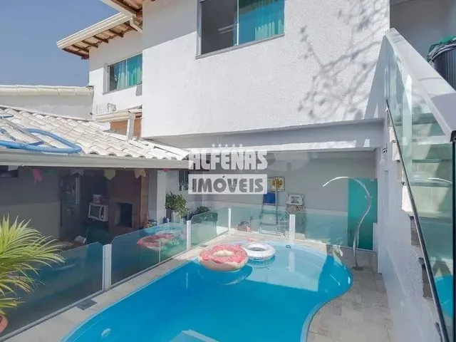Imagem: Excelente Casa com Piscina a Venda, 03 Quartos
