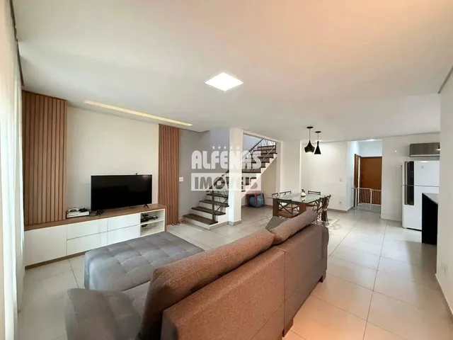 Imagem: Casa Geminada À Venda 4 Quartos no Bairro