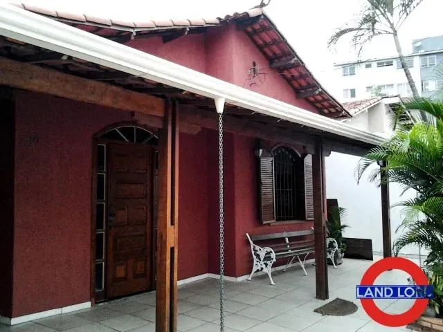 Imagem: Casa com 3 Quartos e 1 Banheiro À Venda