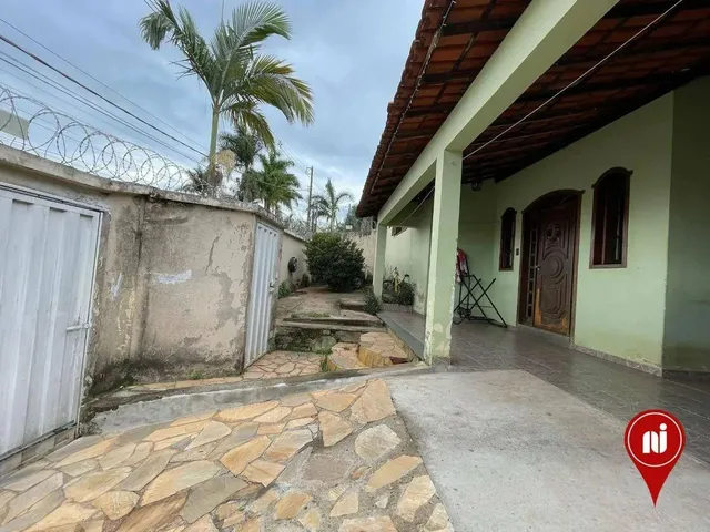 Imagem: Casa com 4 Dormitórios À Venda, 360 M²