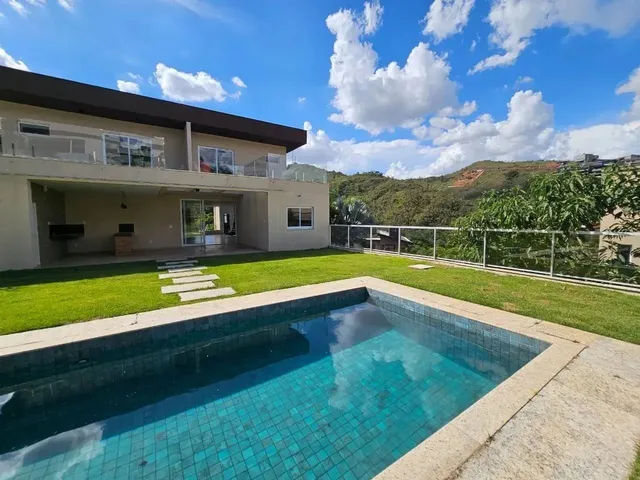 Imagem: Casa em Condomínio com 4 Quartos Á Venda