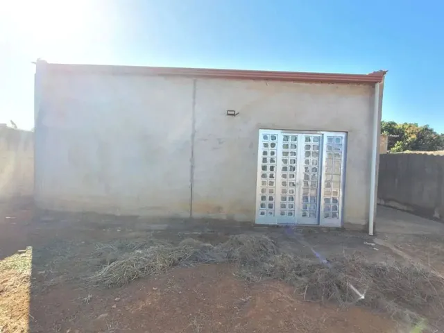 Imagem: Casa para Vender com 02 Quartos no Bairro