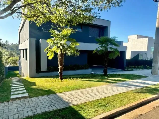 Imagem: Casa de Condomínio com 4 Quartos e 7 Banheiros