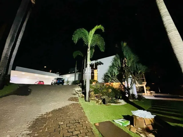 Imagem: Casa À Venda, 5 Quartos, 5 Suítes, 10