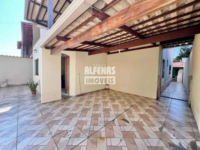 Imagem: Casa Á Venda, 3 Quartos, 3 Vagas e Varanda