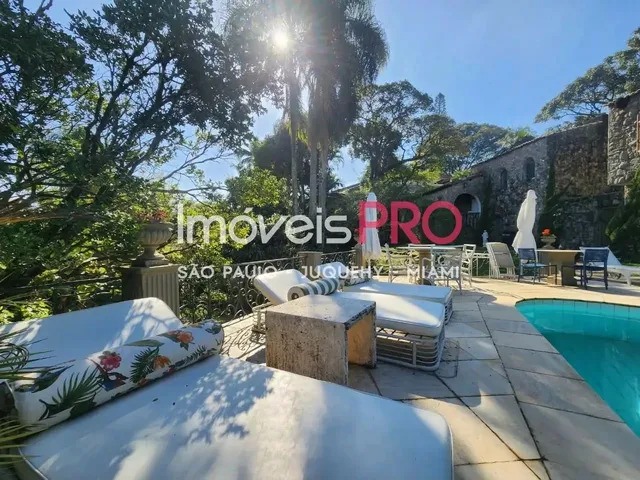 Imagem: Casa com Amplo Jardim para Locação no