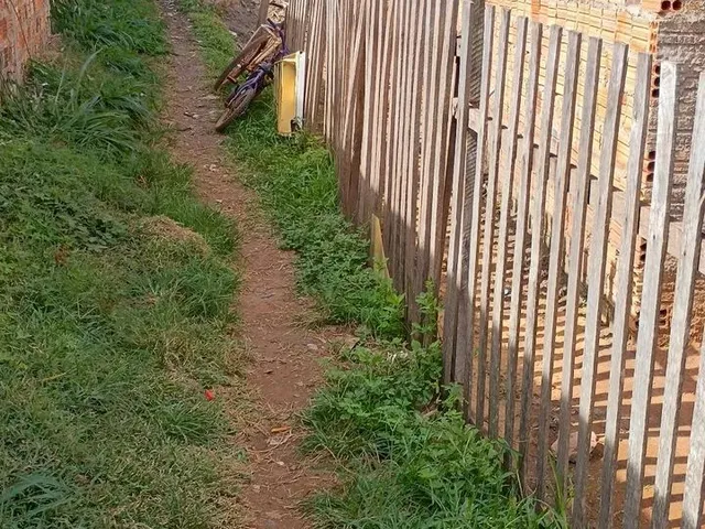 Imagem: Vende Se Esse Terreno