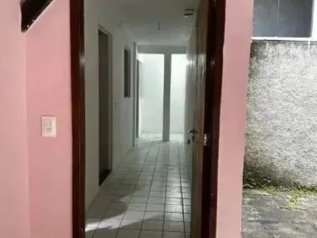 Imagem 6: Casa Espaçosa com 3 Quartos, Grande Área Externa e 4 Vagas no Poço da Panela