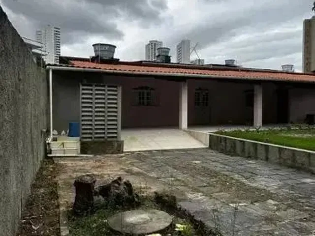 Imagem 16: Casa Espaçosa com 3 Quartos, Grande Área Externa e 4 Vagas no Poço da Panela