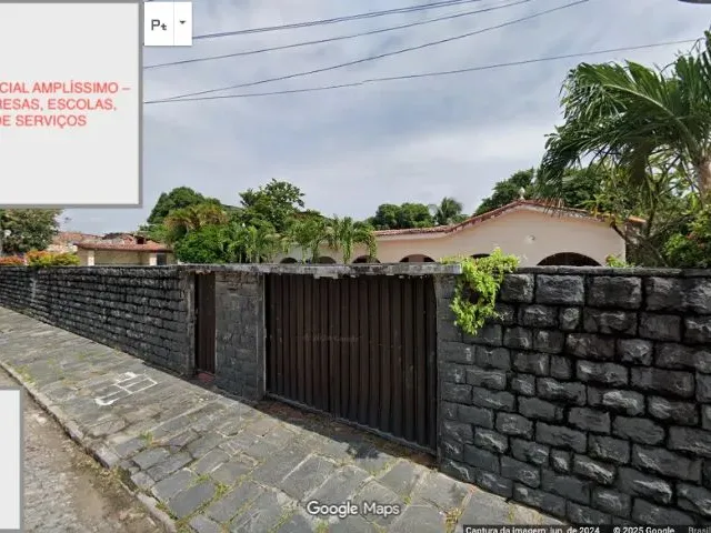 Imagem: A casa possui 5 Dormitórios, 4 Banheiros, 5 Vagas na