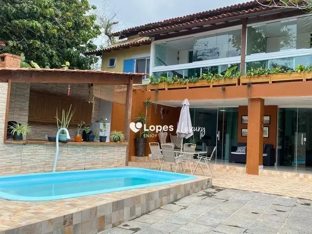 Imagem: Casa com 4 Dormitórios À Venda, 200 M²