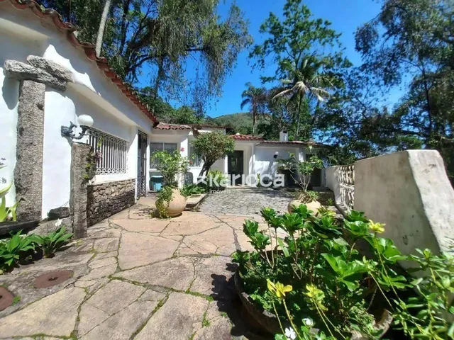 Imagem: Casa com 4 Dormitórios À Venda, 420 M²