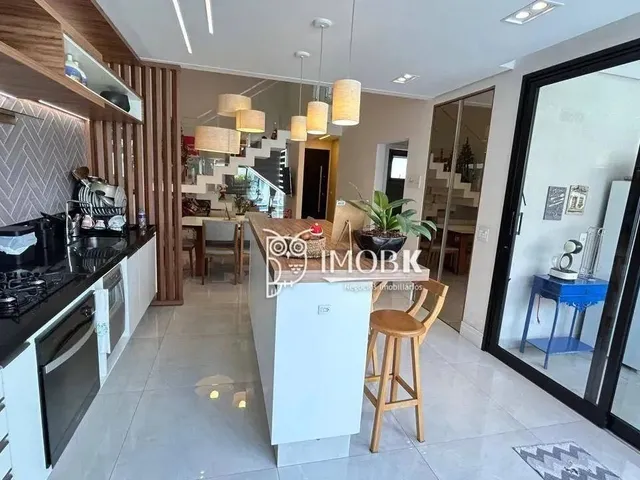 Imagem: Casa com 3 Dormitórios À Venda, 215 M²