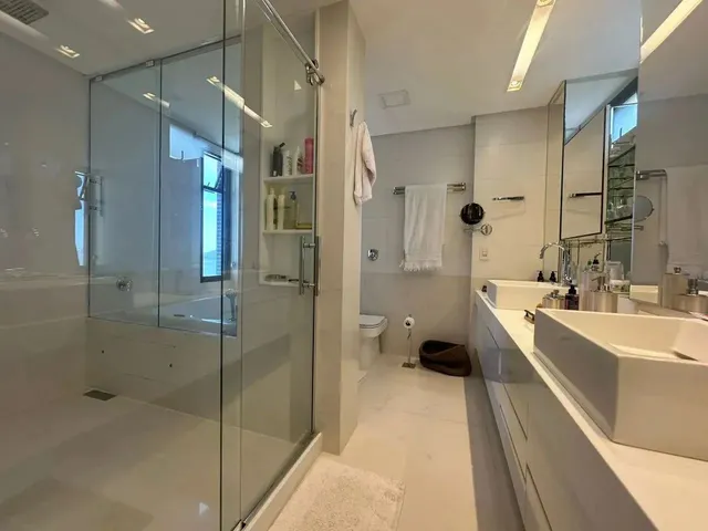 Imagem 8: Imóvel para Venda com 240 Metros Quadrados com 4 Quartos em Mata da Praia - Vitória - Es