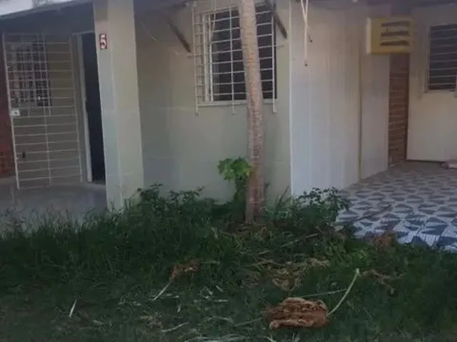 Imagem: A casa possui 2 Dormitórios, 1 Banheiro, 1 Vaga na