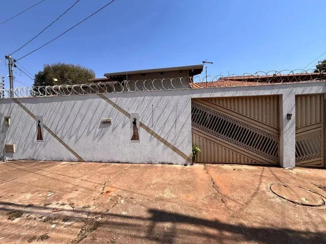 Imagem: Casa com 3 Dormitórios para Alugar, 360