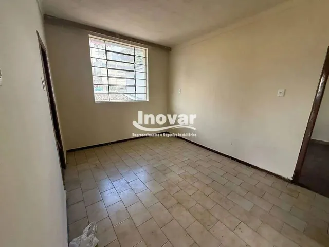 Imagem 2: Casa com 3 Quartos com Aproximadamente 105M² no Coração da Avenida João Cesar De