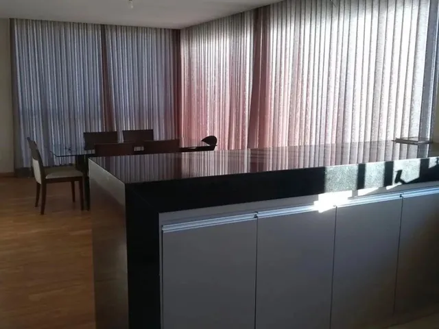 Imagem 6: Imóvel para Aluguel com 350 Metros Quadrados com 4 Quartos