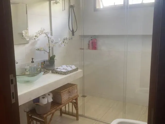 Imagem 9: Imóvel para Aluguel com 350 Metros Quadrados com 4 Quartos