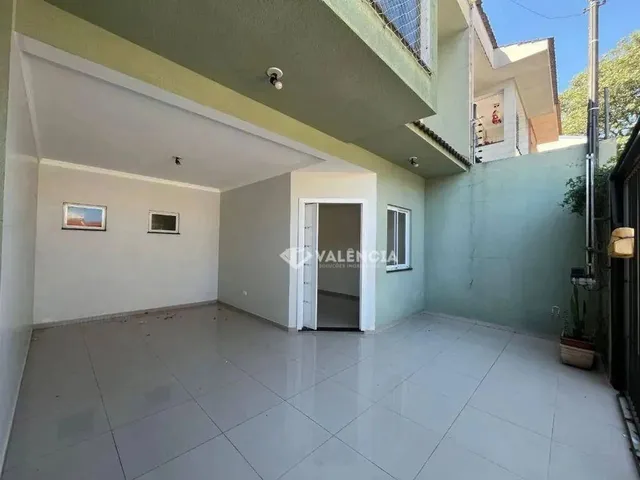 Imagem: Sobrado Semi Mobiliado com 3 Quartos para