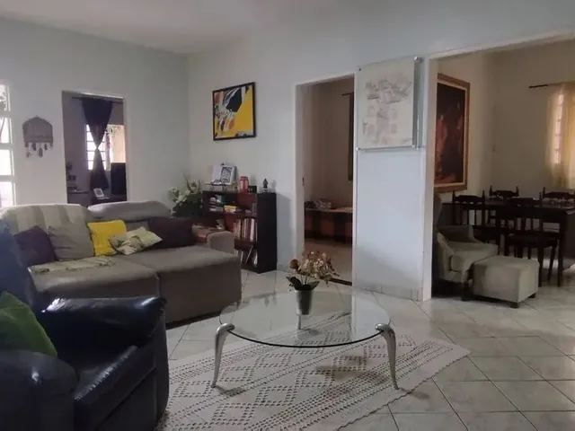 Imagem 1: Casa Térrea Sozinha no Lote 4 Quartos com Suite Quintal Casa de Rua com 4 Quarto(S) e 4