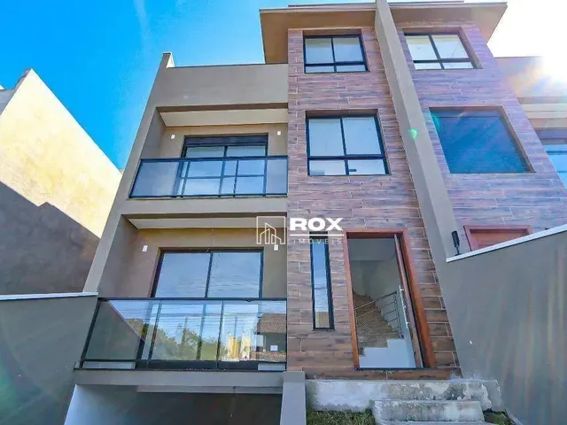 Imagem: Sobrado Triplex, Frente de Rua com 3 Suítes
