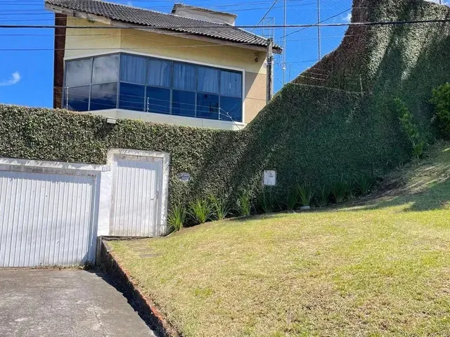 Imagem: Sobrado Tríplex 283M², 04 Quartos, Bairro