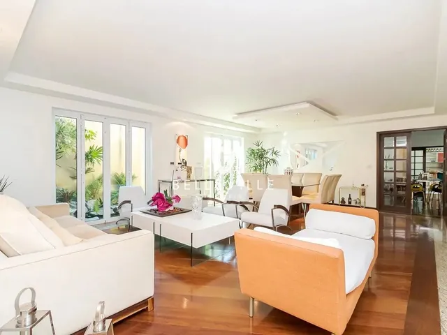 Imagem: Casa para Locação com 3 Quartos, Sendo