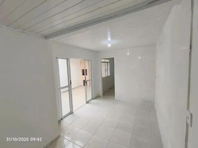 Imagem: Aluga-Se Casa com 3 Quartos e 2 Banheiros