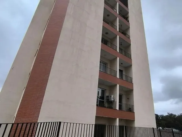 Imagem: O apartamento possui 2 Dormitórios, 1 Banheiro, 2 Vagas na
