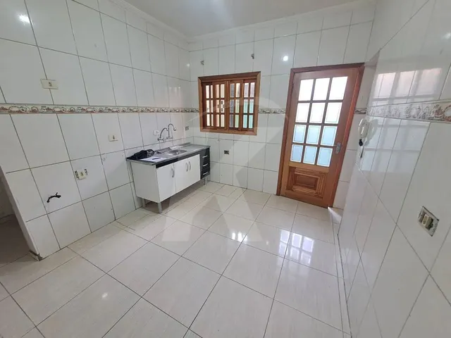 Imagem: Casa com 2 Quartos, Sala, Cozinha, Banheiro
