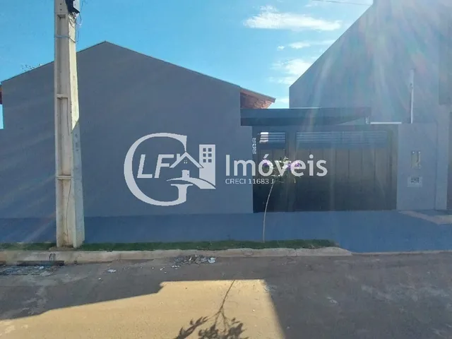 Imagem: A casa possui 2 Dormitórios, 1 Banheiro, 4 Vagas na