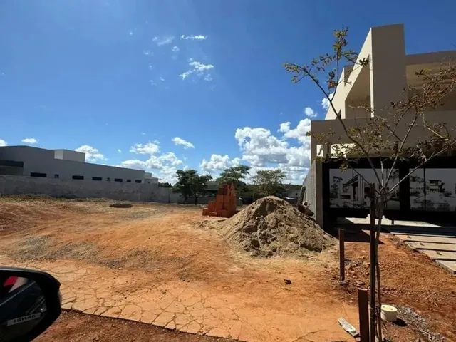 Imagem: Venda de Terreno no Condomínio Grand Royalle
