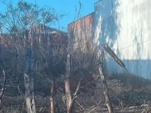 Imagem: Lote 360 M².Faltando Muro na Frente Escriturado