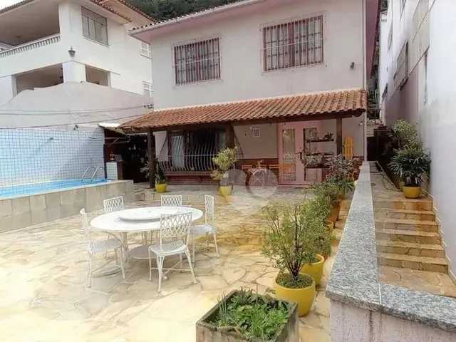 Imagem: Casa com 5 Dormitórios À Venda, 363 M²