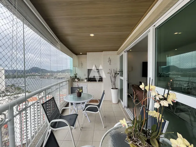 Imagem: O apartamento possui 6 Dormitórios, 3 Suítes, 5
