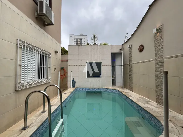 Imagem: Casa á venda na Ponta da Praia em Santos