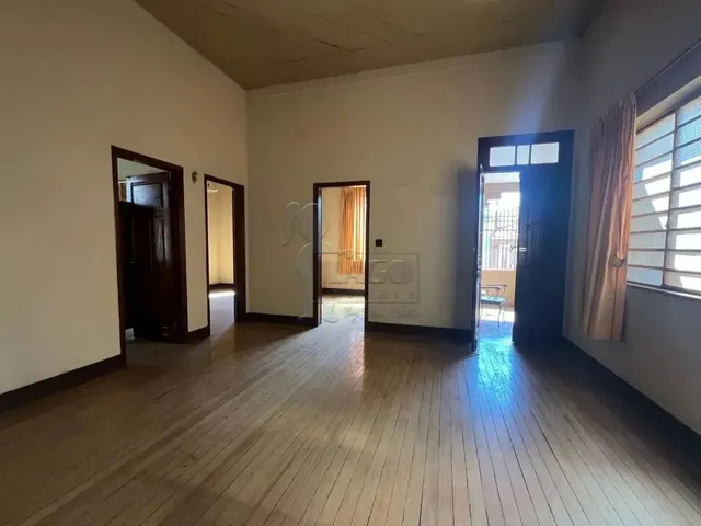 Imagem: Casa de 195M² com 03 Quartos À Venda