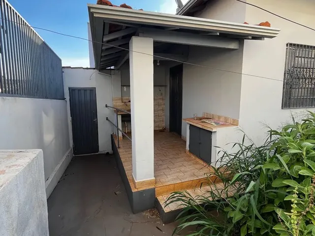 Imagem: Vendo Casa no Centro de Itápolis