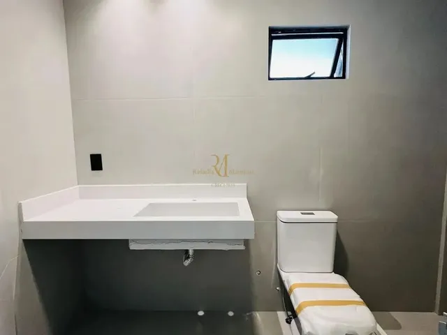 Imagem 2: Nova, Linda e Moderna. Casa com 430M2 de Área Construída no Green Park com 4 Suí