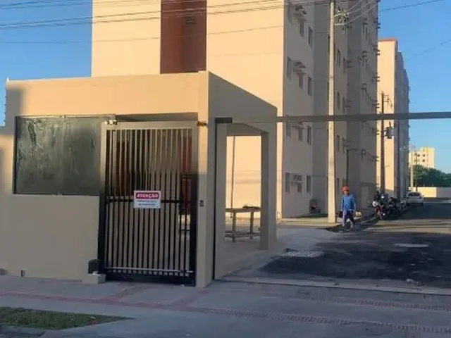Imagem: O apartamento possui 2 Dormitórios, 1 Banheiro, 2 Vagas na