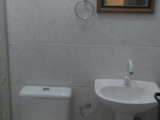 Imagem 5: Vendo Casa. Área de serviço, 2 Vagas na garageme5 Dormitórios