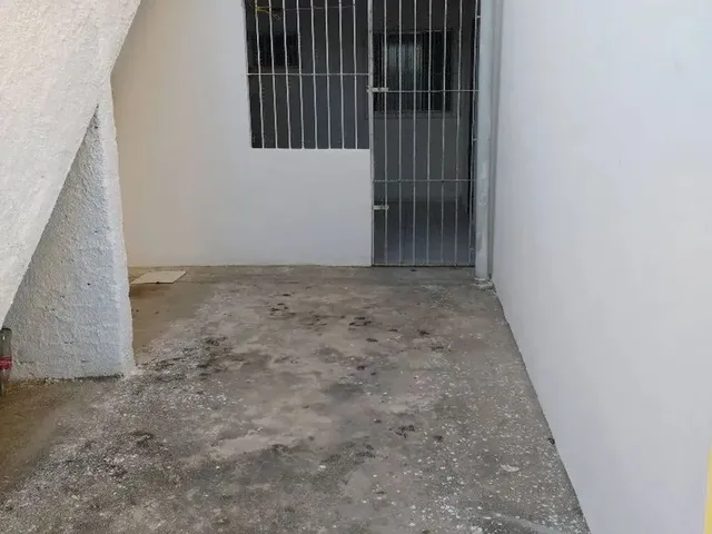 Imagem 10: Vendo Casa. Área de serviço, 2 Vagas na garageme5 Dormitórios