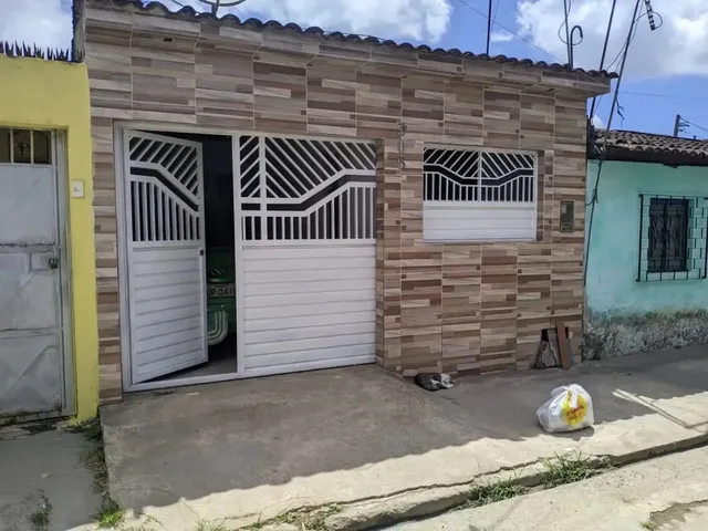 Imagem: Casa À Venda em Rua Pública, Clima Bom