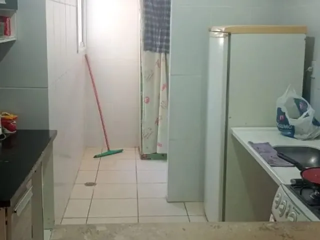Imagem: O apartamento possui 2 Dormitórios, 1 Suíte, 1 Banheiro,