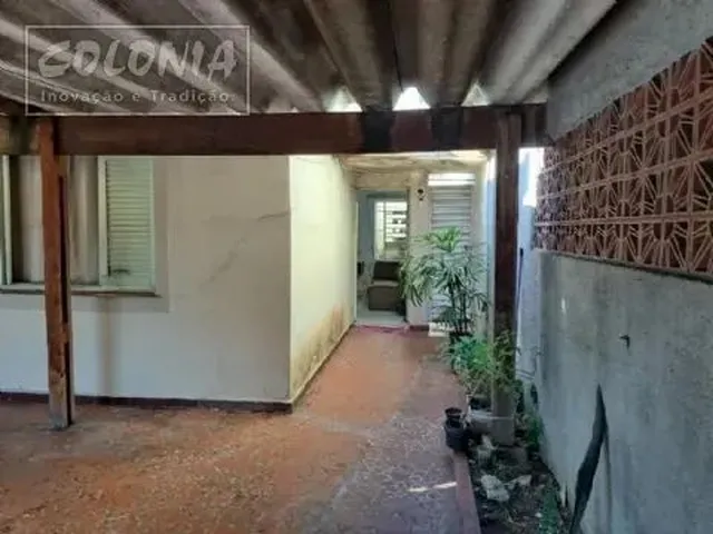 Imagem: A casa possui 2 Dormitórios, 1 Banheiro, 2 Vagas na