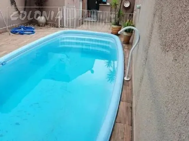 Imagem: A casa possui 3 Dormitórios, 3 Suítes, 5 Banheiros, 3